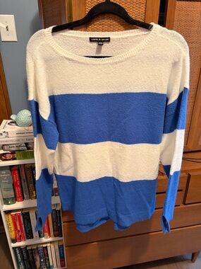 Cable & Gauge White and Blue Wide-Stripe Crewneck Sweater